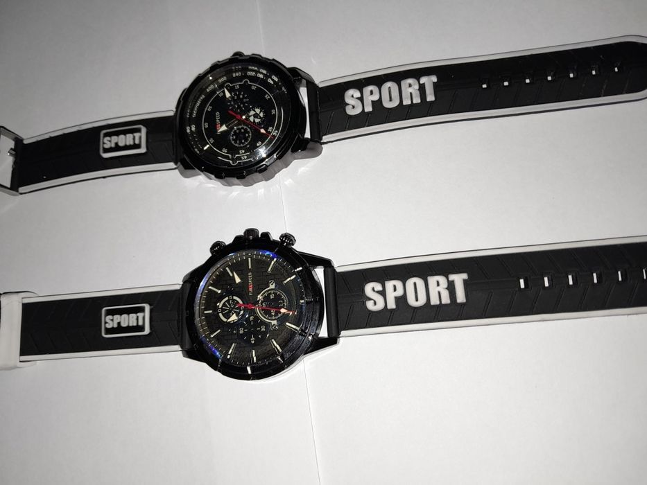 Ko'chada taqiladigan soat 2 dona