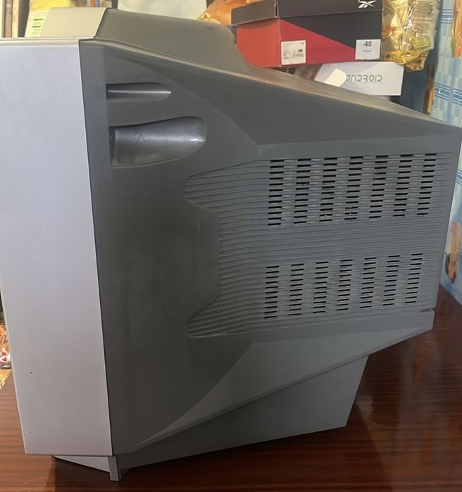 Продам телевизор