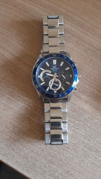 Часовник Casio Edifice EFV-570D-2AVUEF