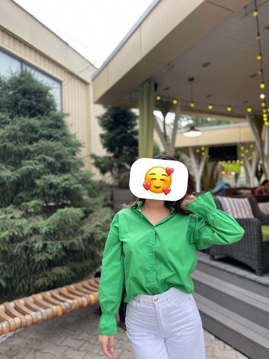 Рубашка зеленого цвета