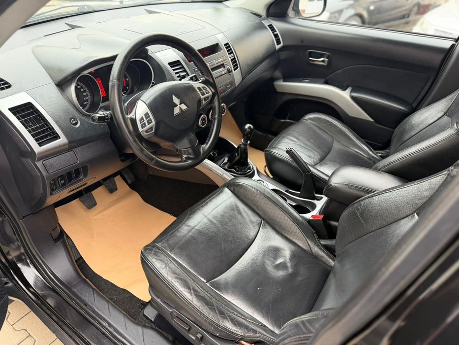 Mitsubishi Outlender 2.0 tdi 4x4 140 caii