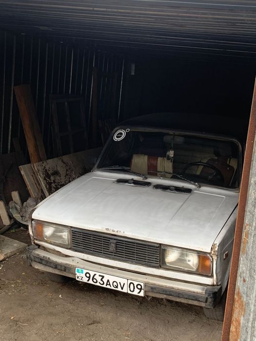 ваз 2105        .