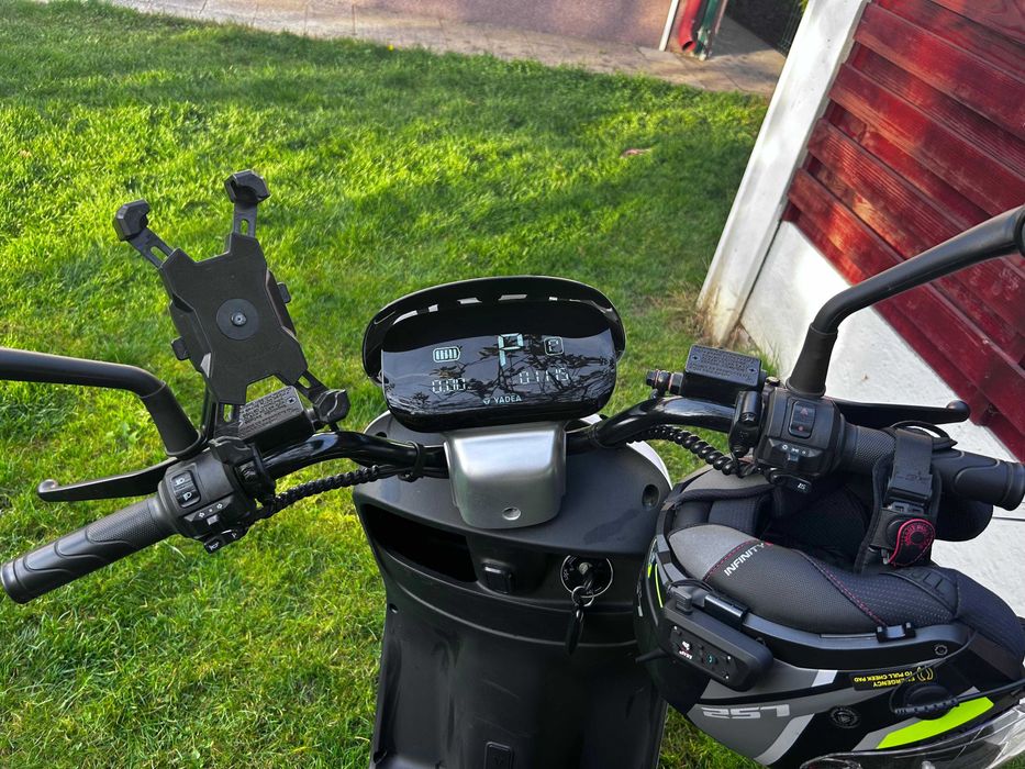 Scuter electric YADEA E8S