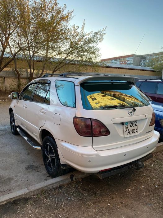 Продам машину  Toyota Harrier