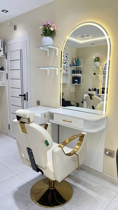 Salon uchun Oyna mebel sotiladi.