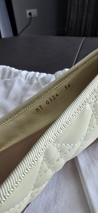 Оригинални дамски пантофки марка DIOR !