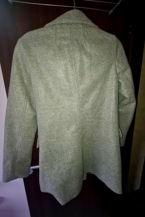 Продавам дамско манто.