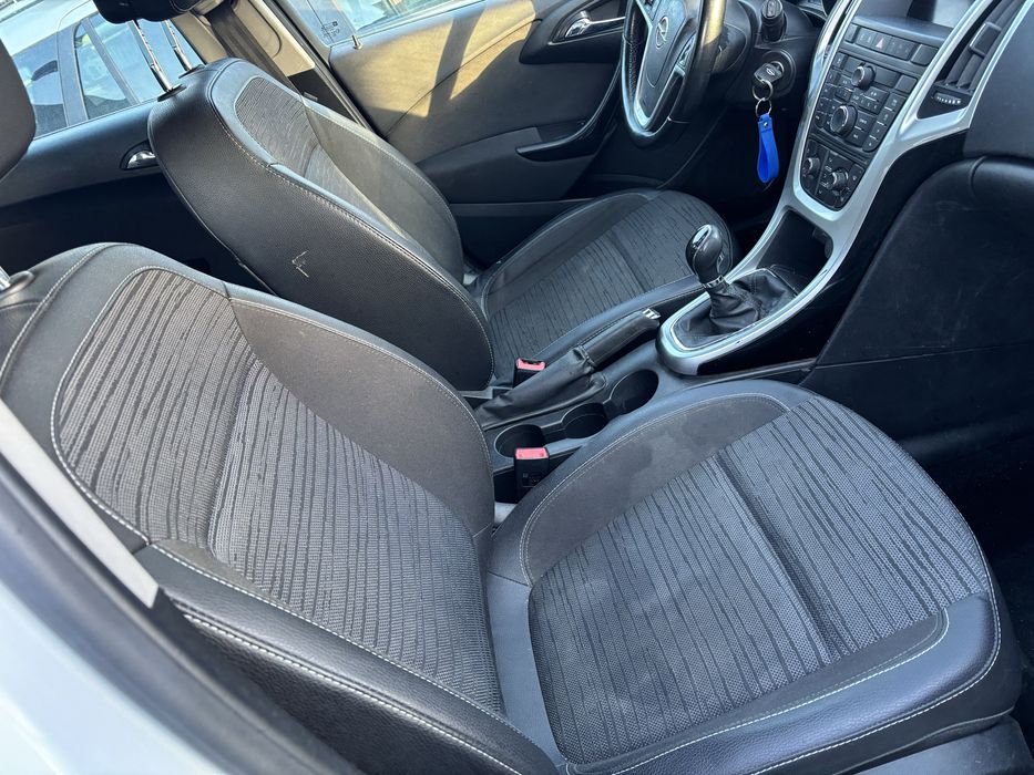 Interior  semipiele + textil  opel astra  j facelift 2018