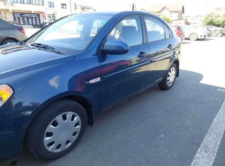 Hyundai Accent Albastru