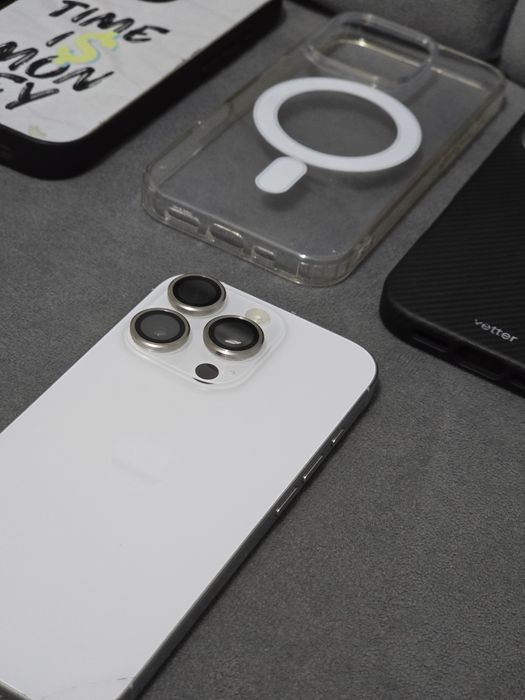 Iphone 16 pro White