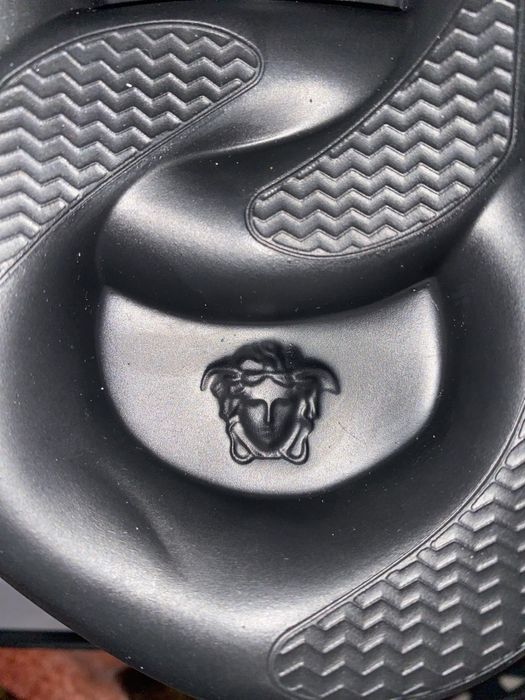 Balenciaga track black 43 full box/ Versace Chain reaction 43 fullbox