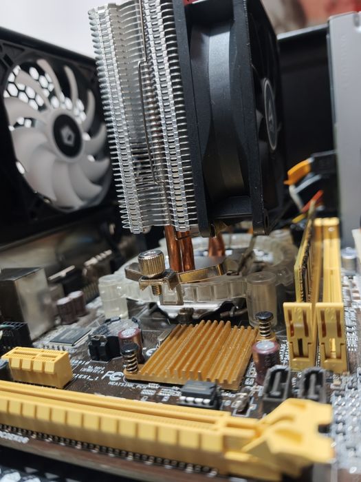 Sistem PC Office / Kit Asus H81M-R LGA 1150 + Intel G3220 + 8GB DDR3 Zeppelin + Sursa Sirtec 400W + Zalman T3