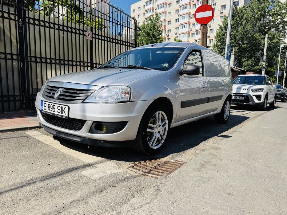 Vând Dacia Logan Van