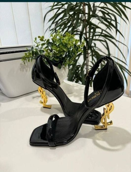 Sandale lucioase YSL