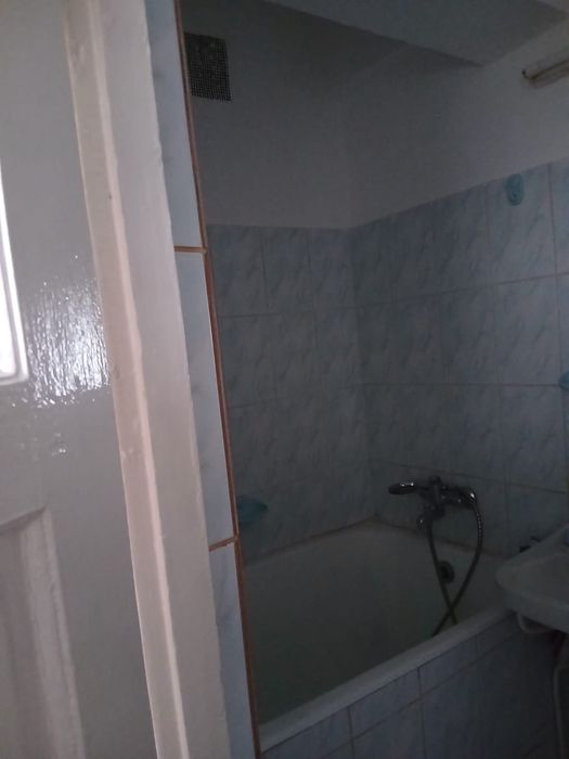 Ocazie! De inchiriat apartament cu doua camere ,central.