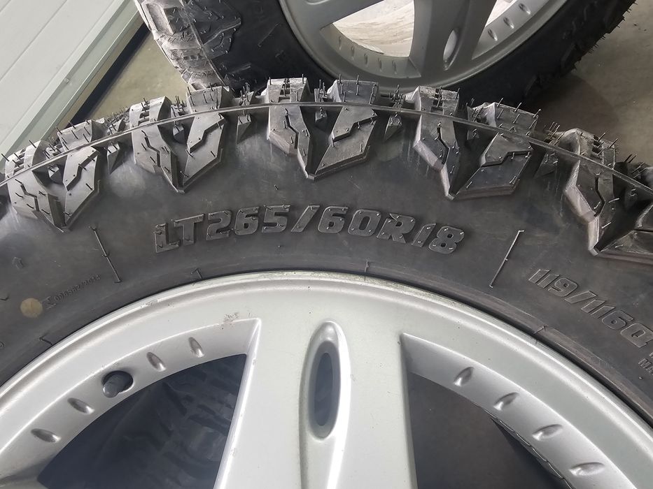Гуми за офроуд - 265/60/18 - RADAR Renegade R/T