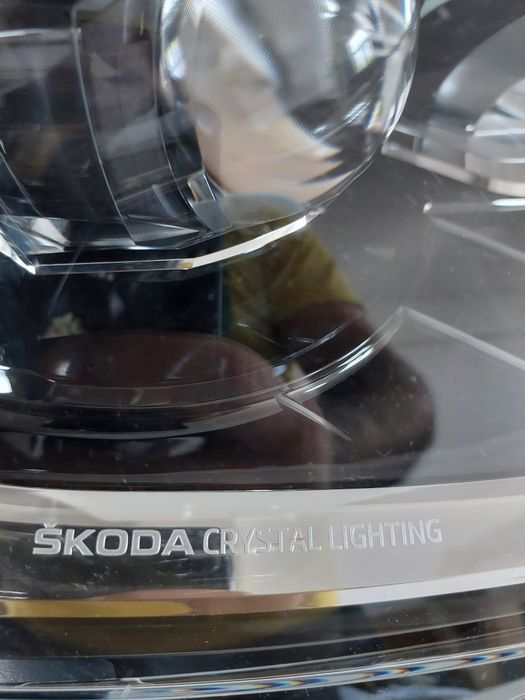 Far stanga Skoda Superb 3 european