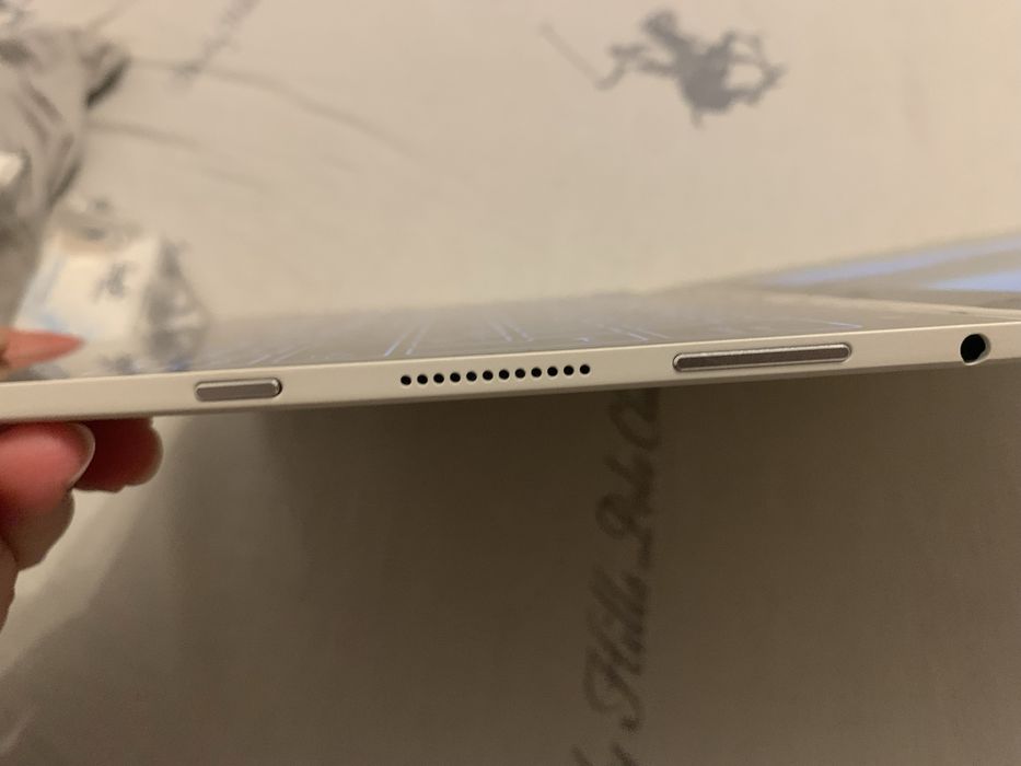 Lenovo Yoga Book YB1-X91L | Stare foarte bună | Folosit rar