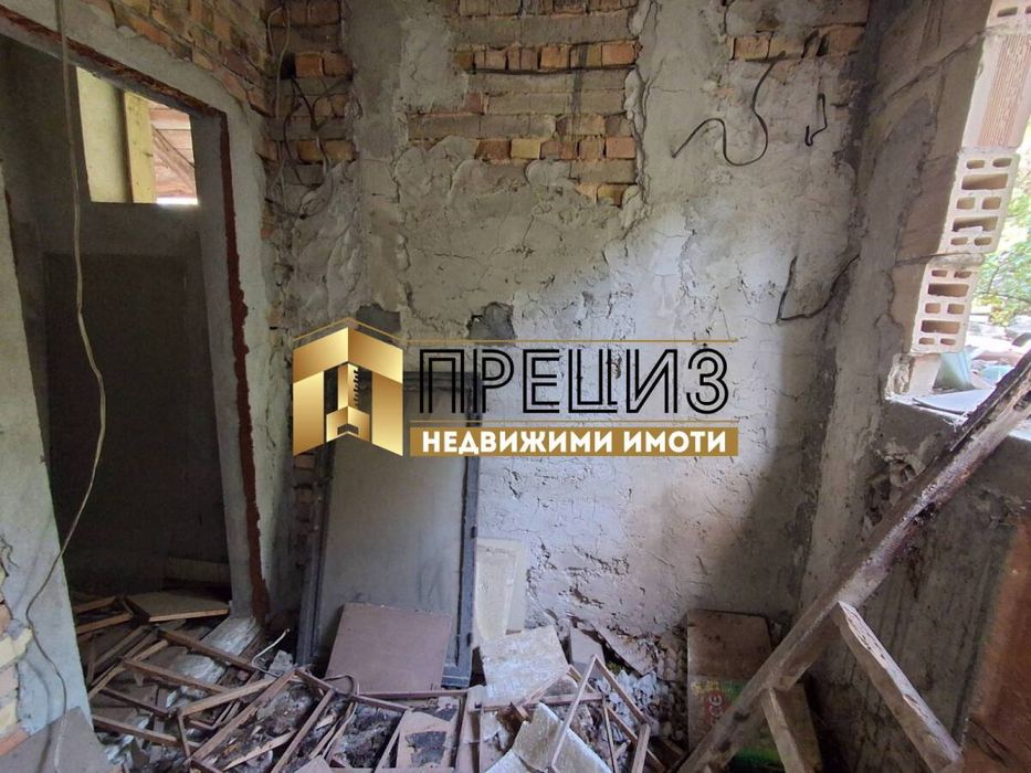 Продава се Двустаен апартамент в с. Мадара, Област Шумен - 800 кв.м за 44 €/кв.м - Снимка #2