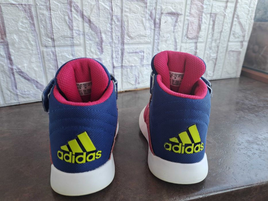 детски кецове,зимни обувки,боти,,Adidas номер24 за момиче,адидас