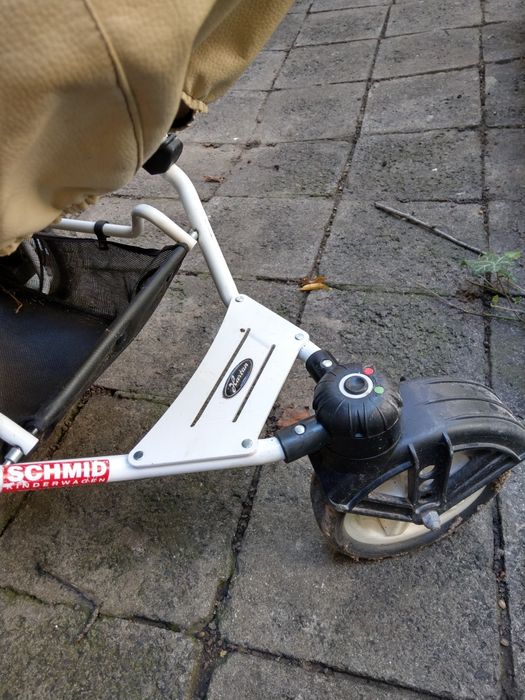 Масивна немска бебешка количка Hartan