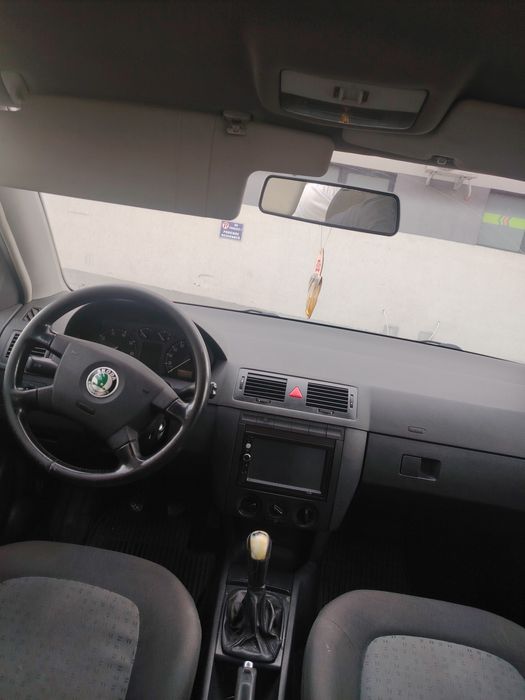 Vând skoda fabia 1.4 MPI.
