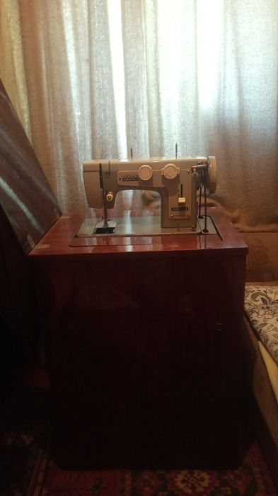 Швейная машинка Чайка