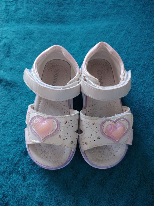 Продам сандали 26 размер