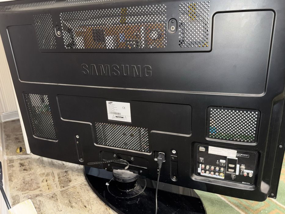 Samsung PS42B430P2 — 42" плазма, отличное состояние, идеальный экран
