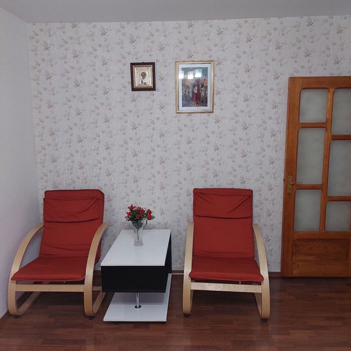 De vânzare apartament cu 2 camere + loc de parcare