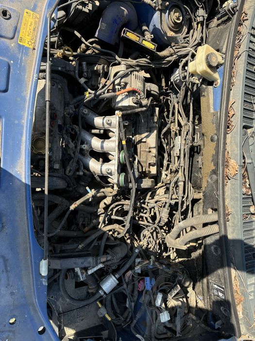 Land rover 2.5 бензин на части. Кожен салон. Може и цял!