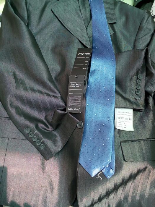 Costume noi cu etichete