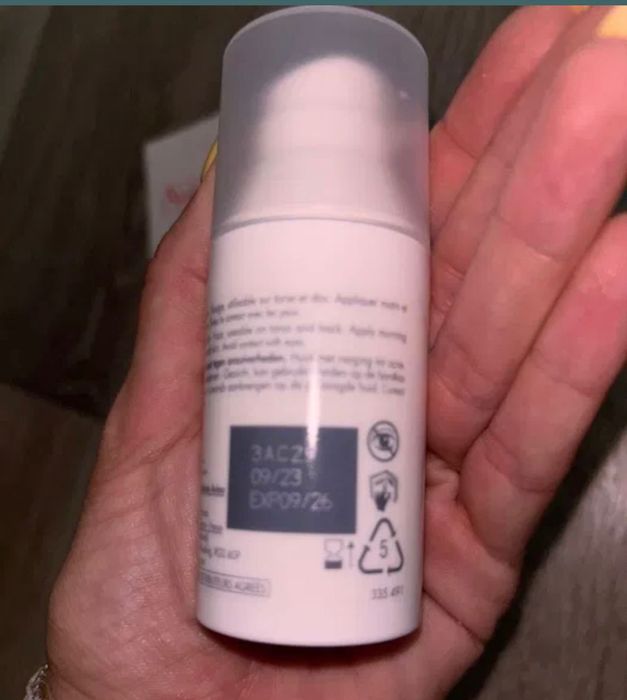 Crema Avene anti-imperfectiuni puncte negre si acnee