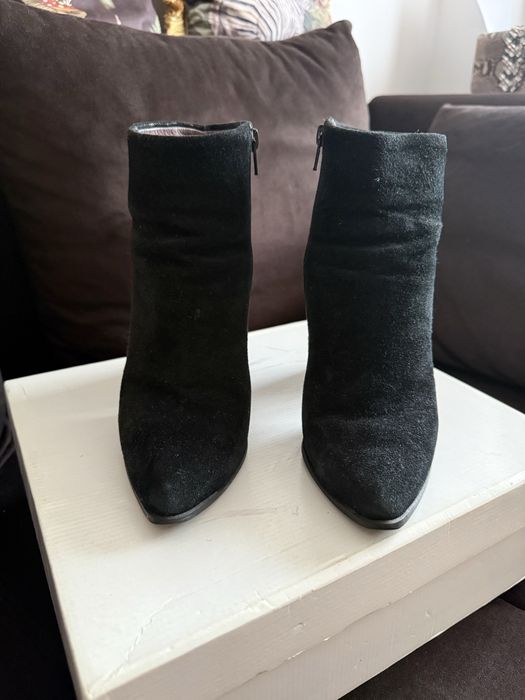 Botine cu toc gros din piele