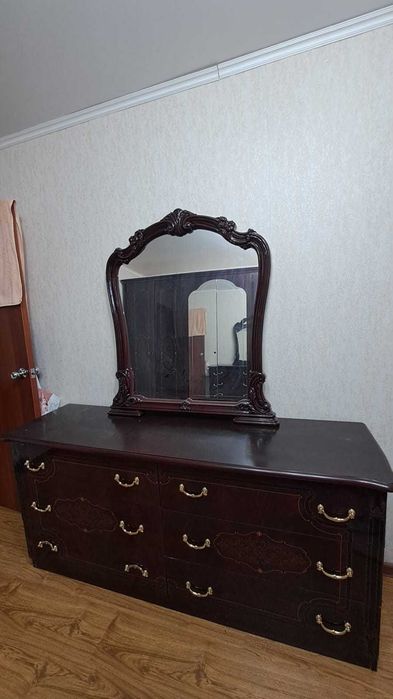 Спальный гарнитур