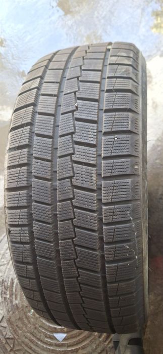 Продам WINRUN зимние шины 235/55/18 состояние идеал 3 шт 200 км пробег