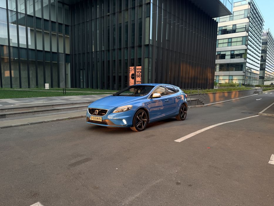 Volvo v40 D4 Rdesign