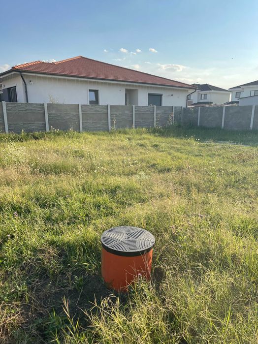 Teren de construit, 624 mp, cu acces direct din două străzi. Bransat la apa si canal, există deja contract încheiat cu AQUATIM