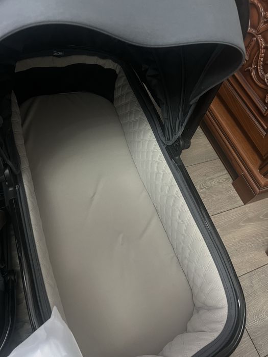 Продается коляска 3/1 от Кидило