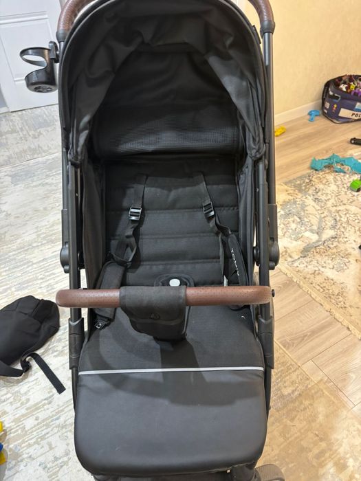 Продам коляску Tomix