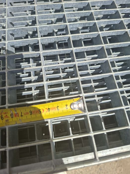 Grilaje zincate galvanizate