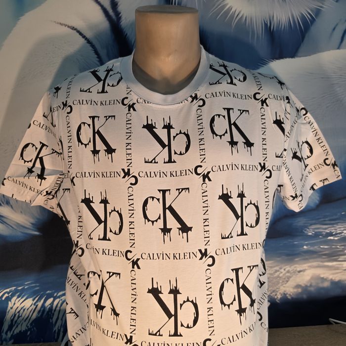 Tricou CaIvin KIein marimea M, alb, bumbac. Unisex. Nou cu eticheta. Farfetch