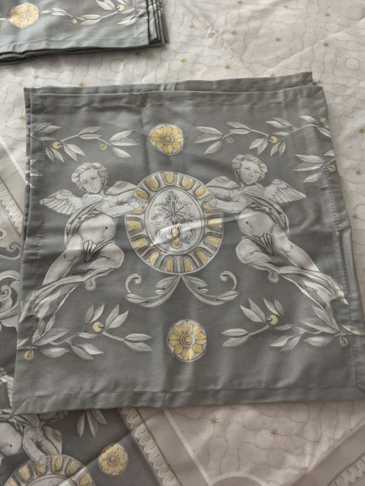 Продам скатерть и 12 салфеток