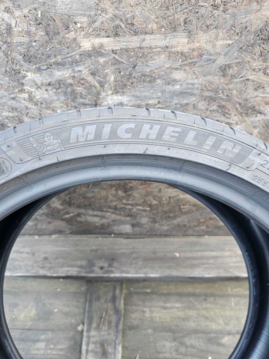 Anvelope 255 35 19