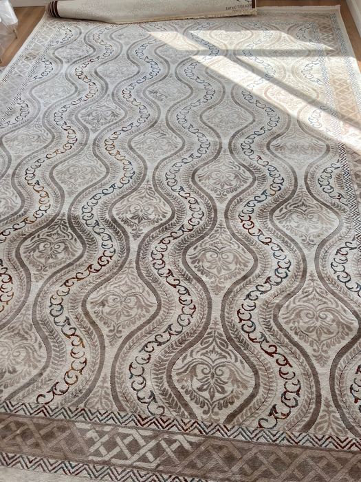 Продам ковёр новый