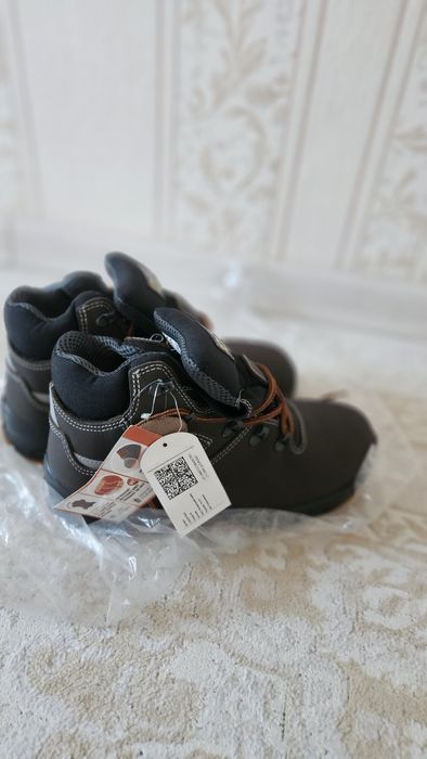 Продам рабочие ботинки сефти ки