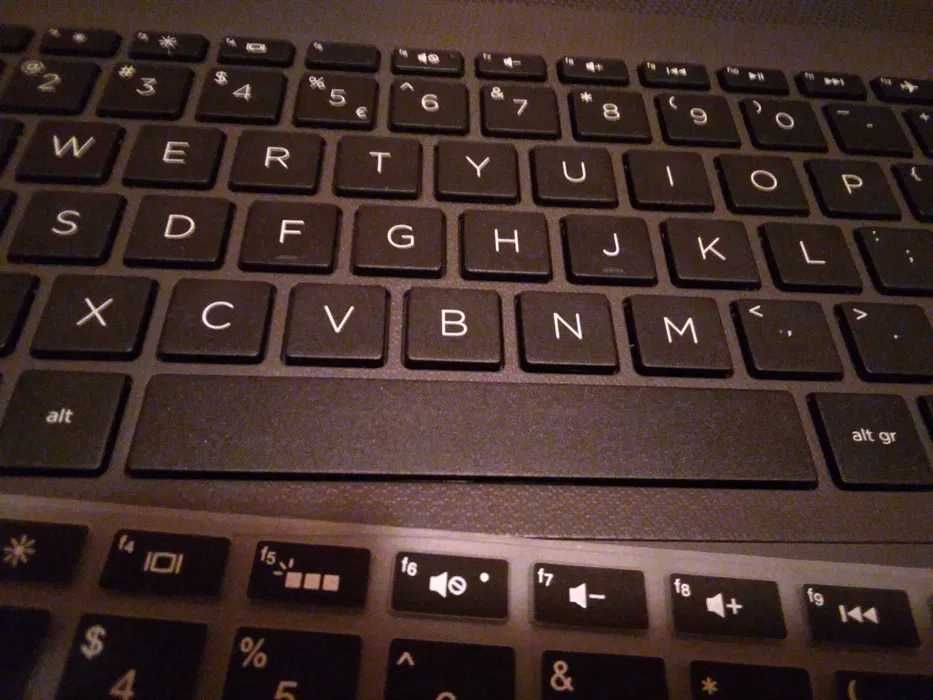 Лаптоп HP Intel Core i5, лицензинар Windows 11