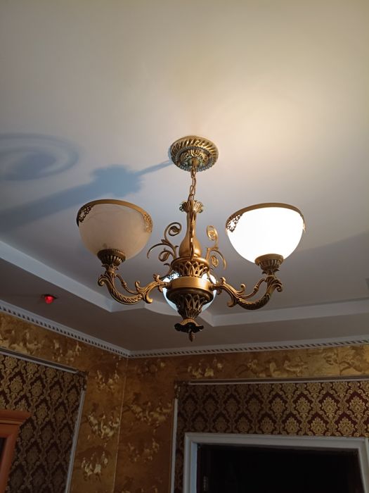 Продам венецианскую люстру
