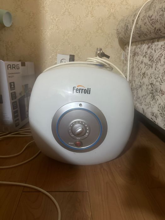 Водонагреватель Ferolli 10 л.