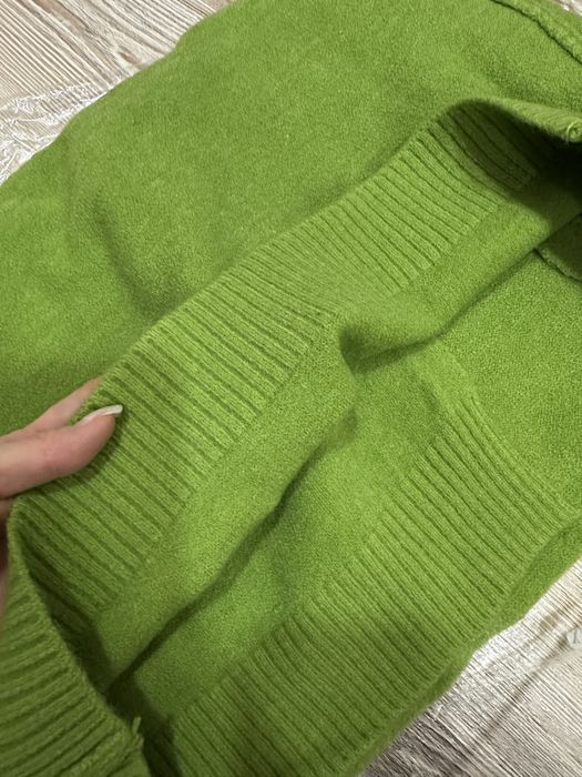 Свитер женский шерстяной